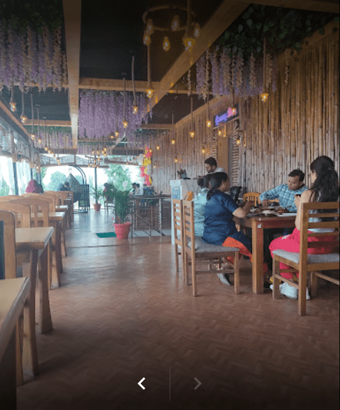 Bizza Heritage Cafe Top 10 café Srinagar Kashmir