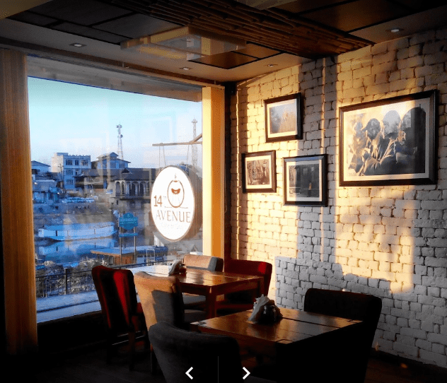 14th avenue cafe ,Top 10 café Srinagar Kashmir