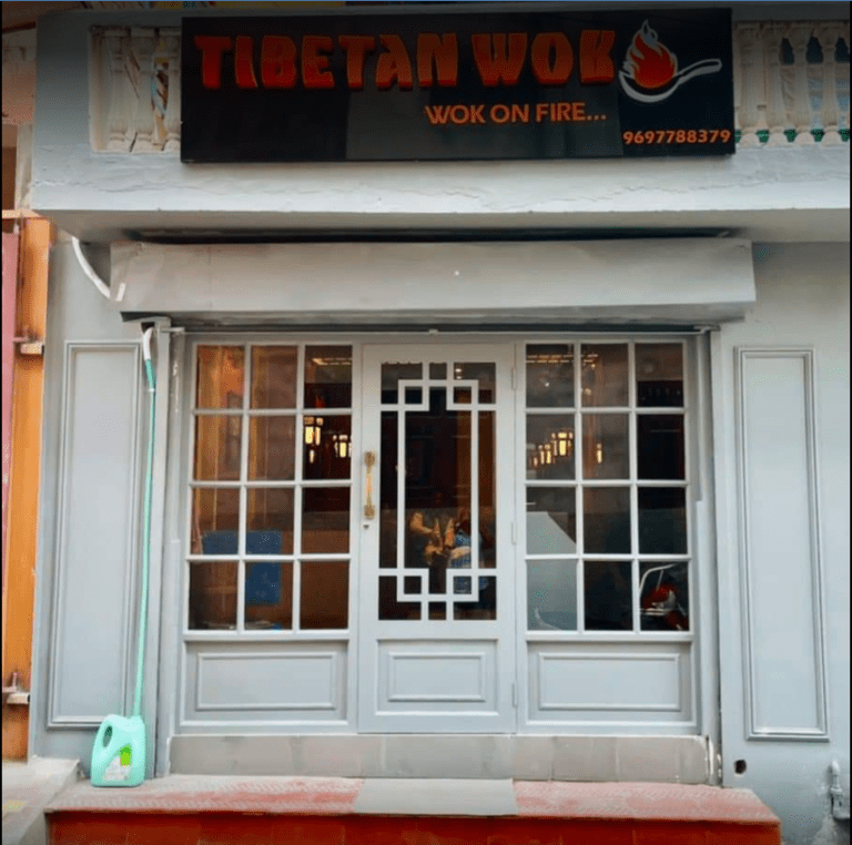 Top 7 Tibetan Restaurants in Srinagar Best Momos places in city.