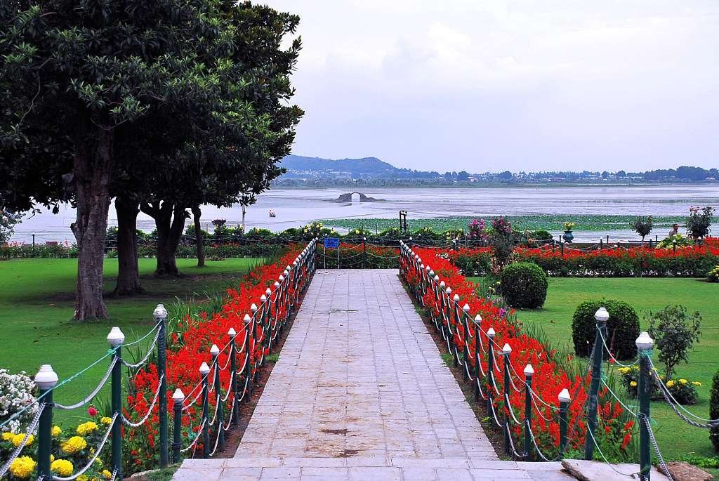 Mughal gardens in Kashmir- Nishat garden in Srinagar