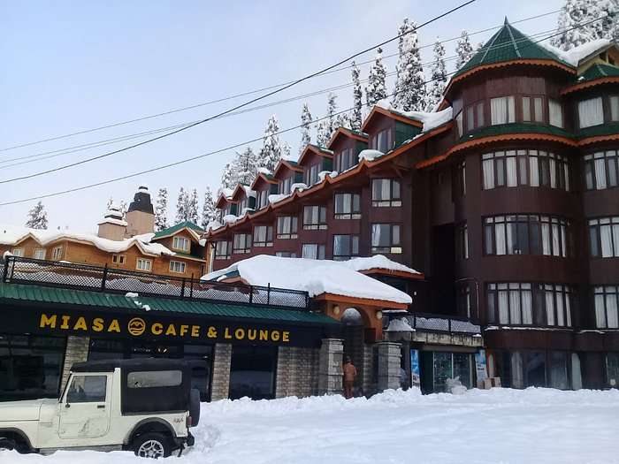 Hotels in Kashmir | Hill Top Hotel Gulmarg