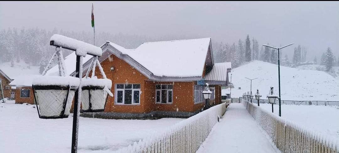 Snowfall in Sonamarg