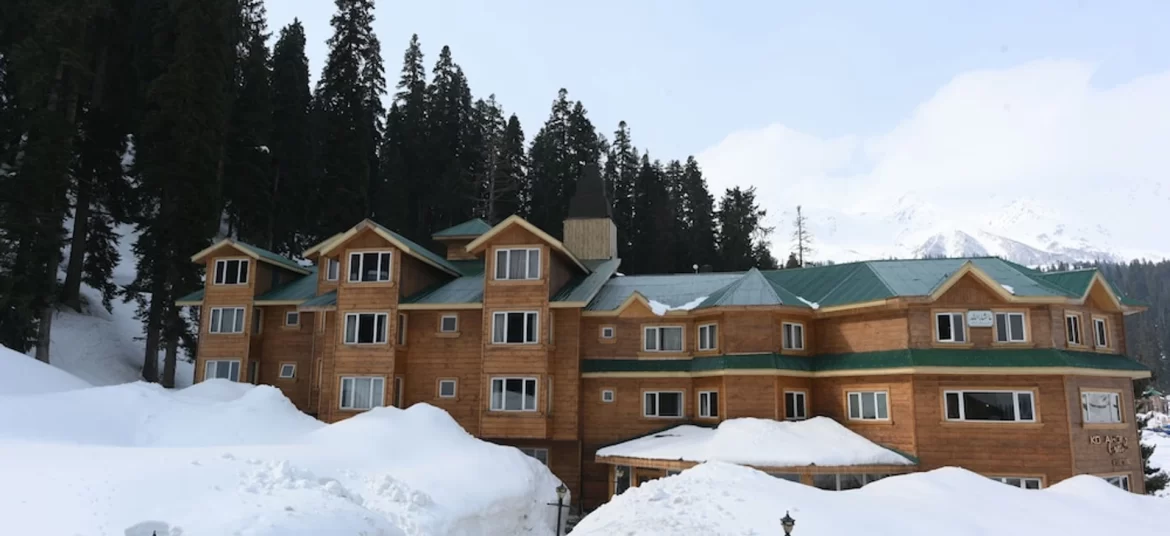 Hotels in Kashmir |kolhoi green heights hotel