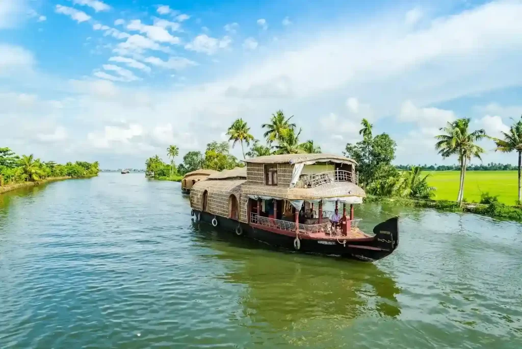 How are houseboats of kerala and kashmir different