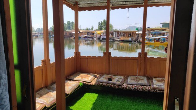 Houseboat Nigeen paradise- Top six facts about Houseboats in Srinagar