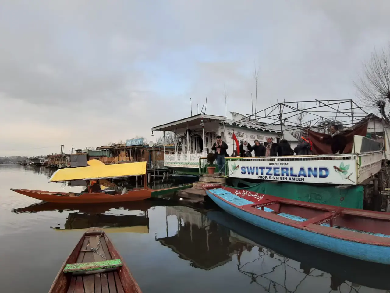 Houseboat Switzerland dal lake