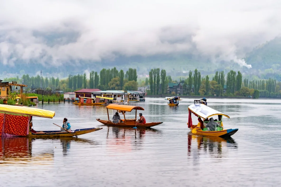 Kashmir tour packages from Delhi