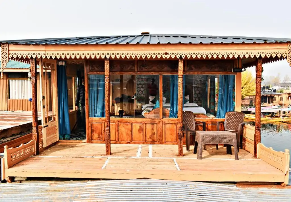 JP Group Of Houseboats- 3 star houseboats in srinagar