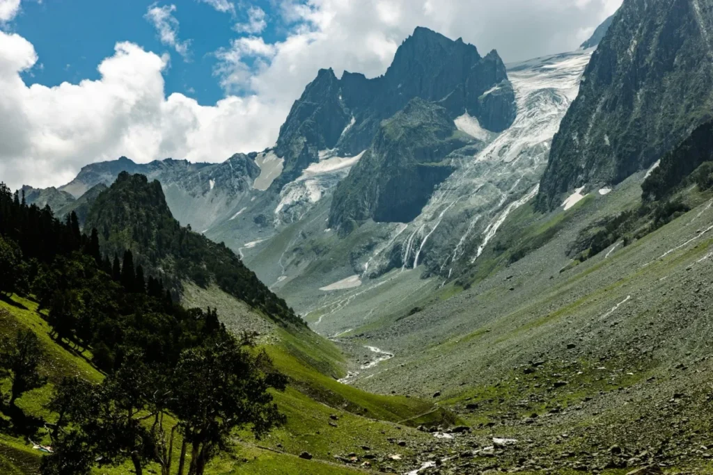 places+to+visit+in+Sonmarg-Thajwas+glacier+sonmarg