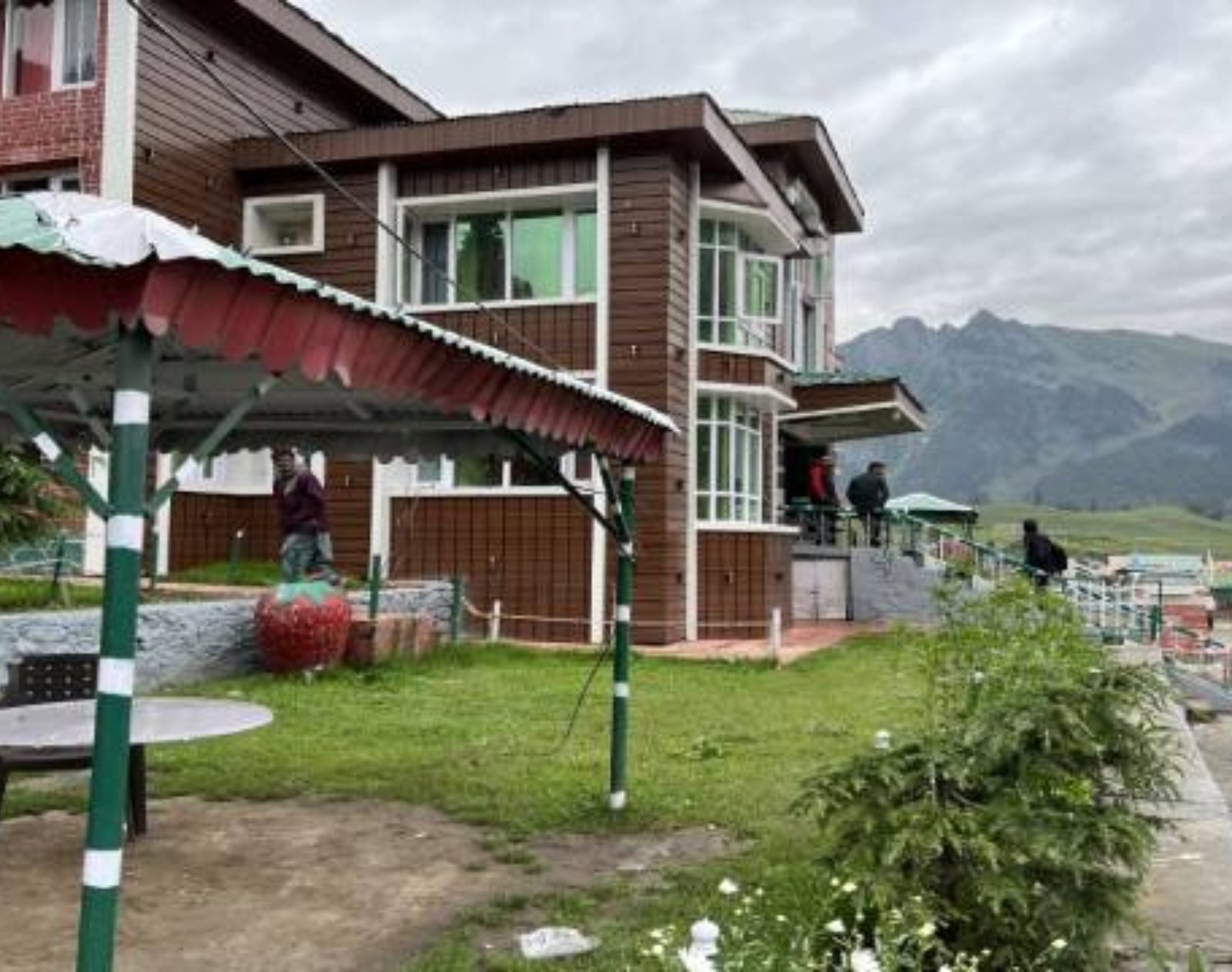 Hotel Glacier Heights- Mid range hotels in Sonmarg