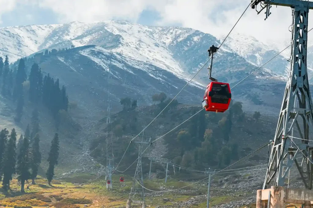 A view of Gulmarg gondola in Gulmarg- Places to visit in Kashmir for Honeymoon