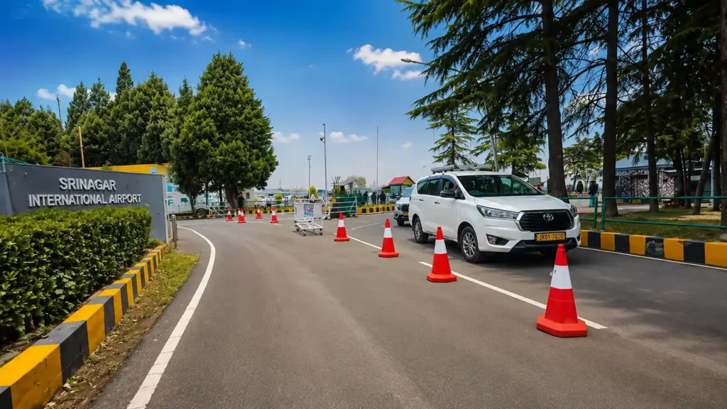 Srinagar airport taxi rules- Book Srinagar airport taxi service