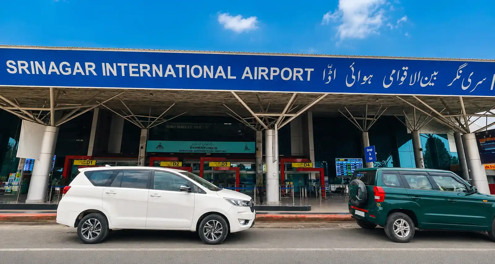Srinagar airport in Summer- Book Airport taxi