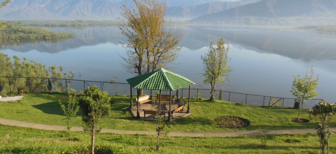 unexplored places in Kashmir, A view of beautiful Wular Lake (Asia's largest fresh water lake)