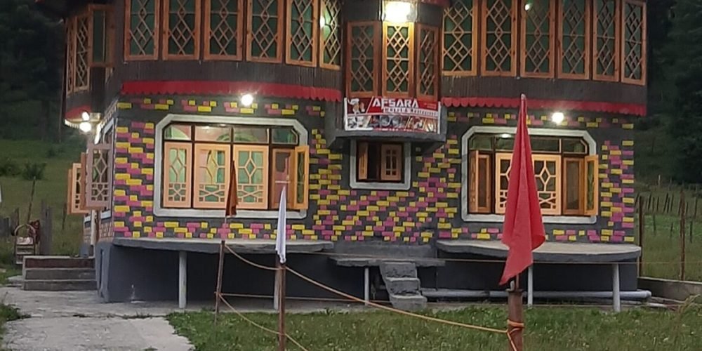 Afsara Hotel in Gurez front view