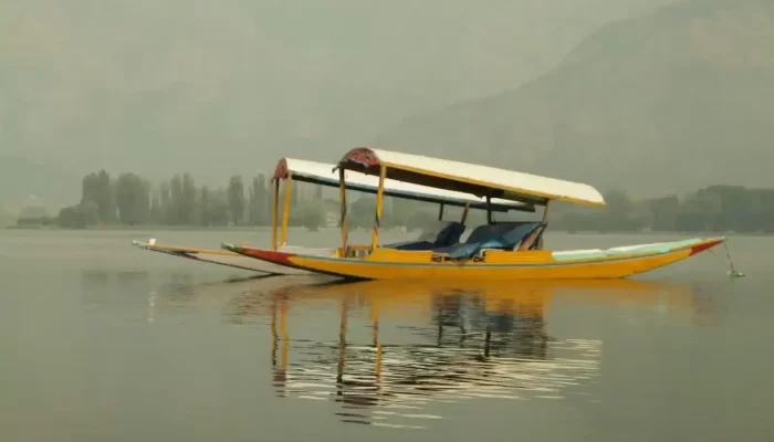 Dal Lake srinagar- four days kashmir package