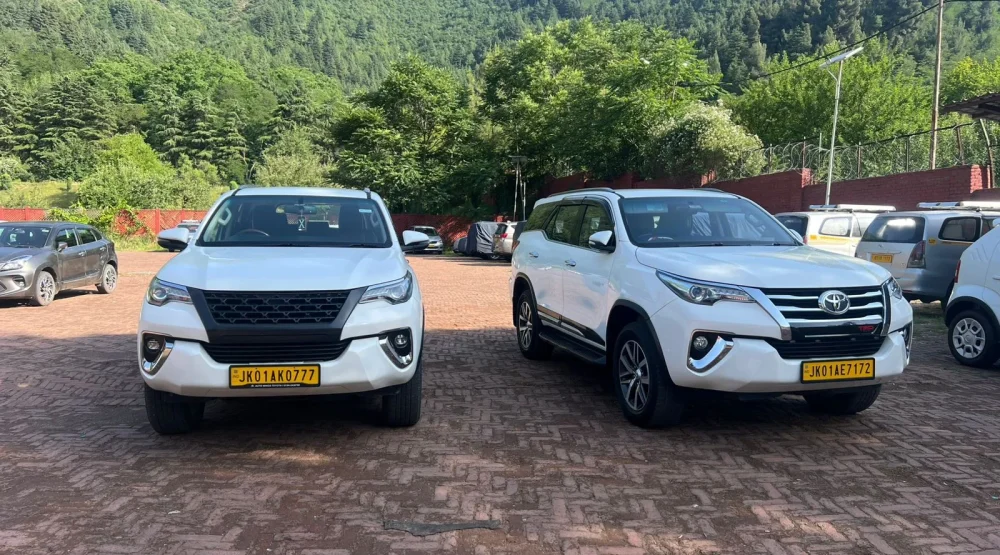 Fortuner premium cab service in Kashmir Fortuner premium cab service in Kashmir