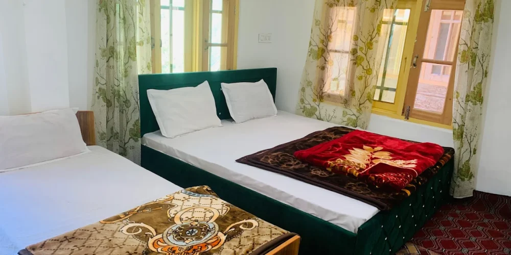 Hotel Gurez inn room