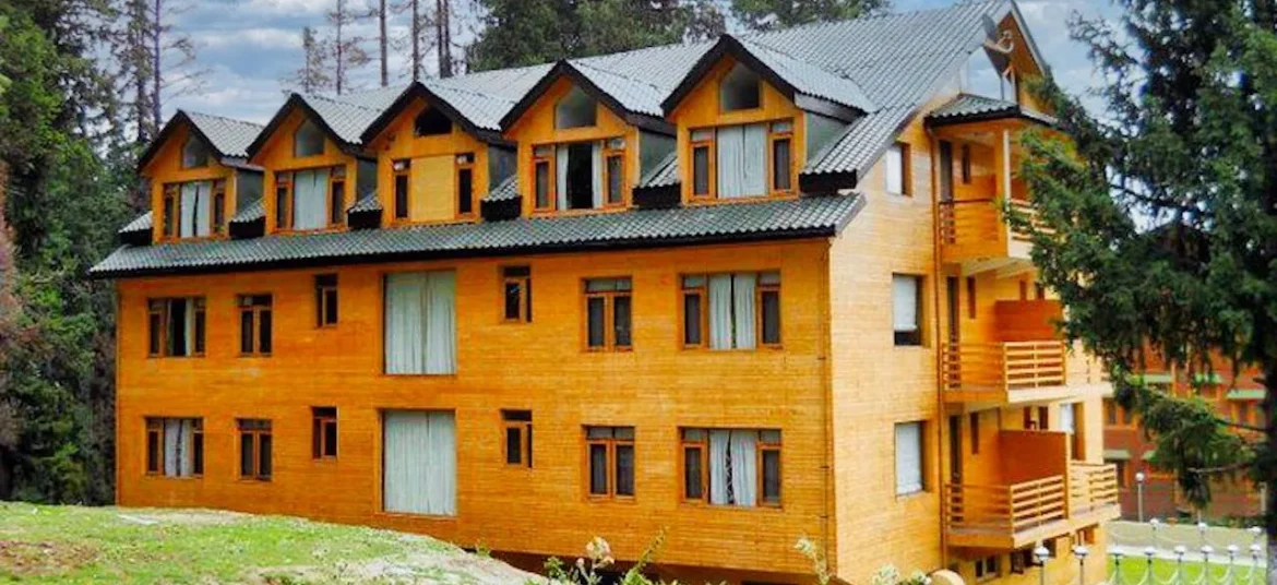 Hotel pine spring Gulmarg