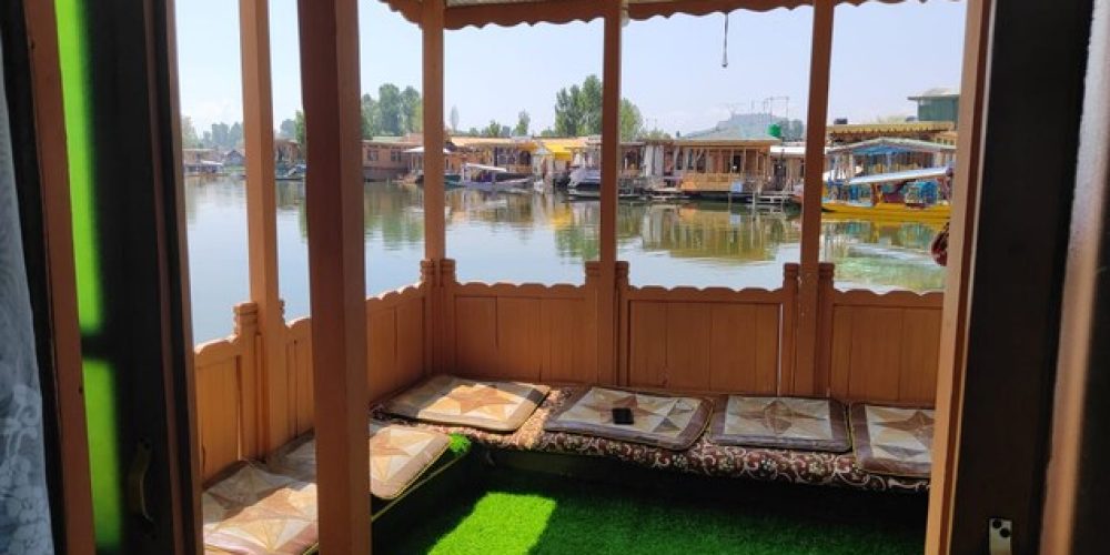 Houseboat Nigeen paradise- Top six facts about Houseboats in Srinagar