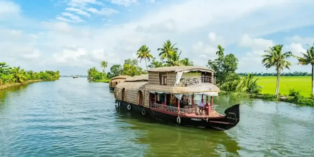 Kerala Houseboat: how are houseboats of kerala and kashmir different