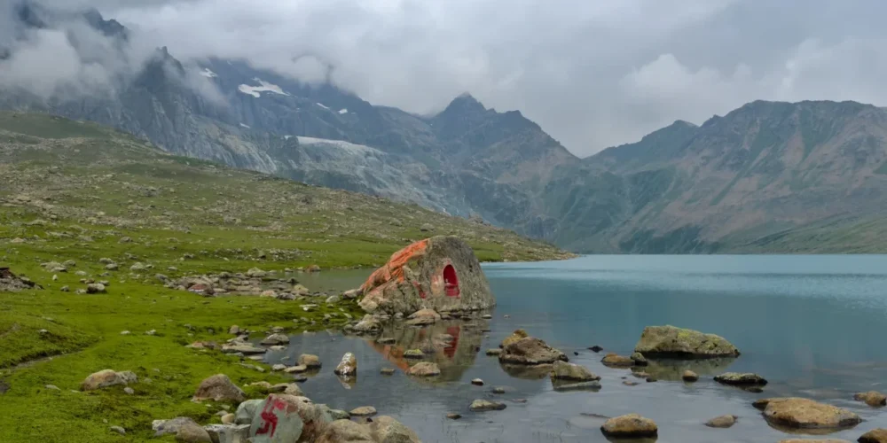 Tourist places to visit in Sonmarg- Gangabal lake Tourist places to visit in Sonmarg- Gangabal lake