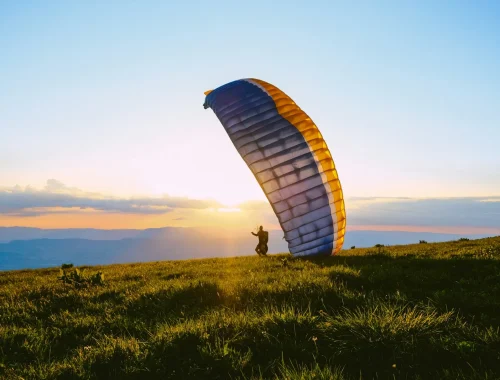 paragliding in aru valley