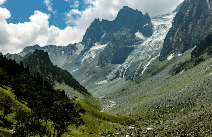 places+to+visit+in+Sonmarg-Thajwas+glacier+sonmarg
