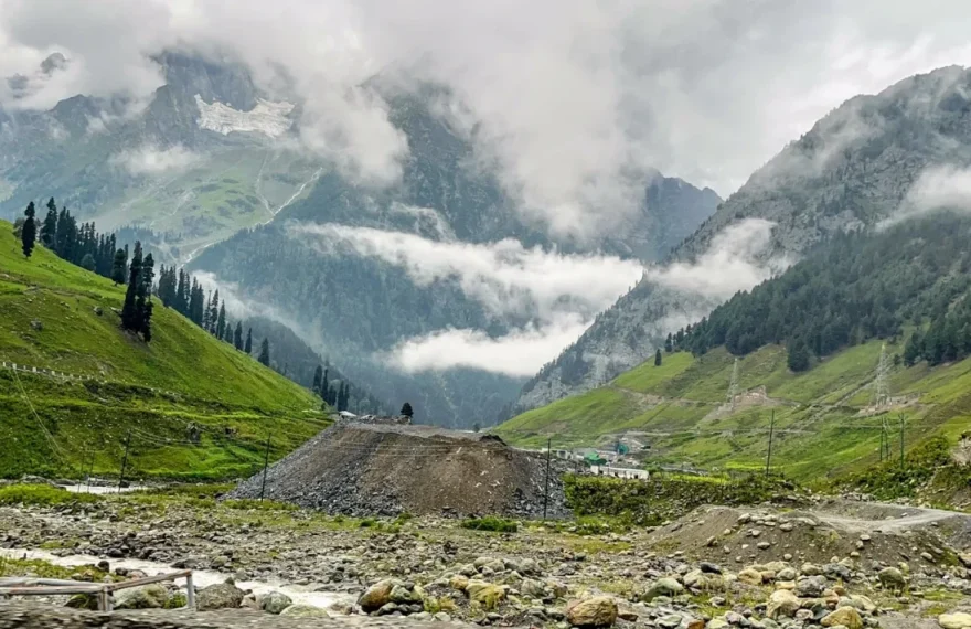 tourist places to visit in sonmarg- Baltal valley